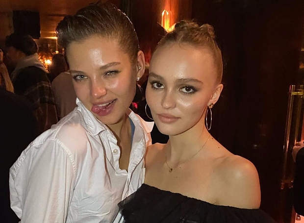 Алеся Кафельникова и Лили-Роуз Депп повеселились на вечеринке Chanel