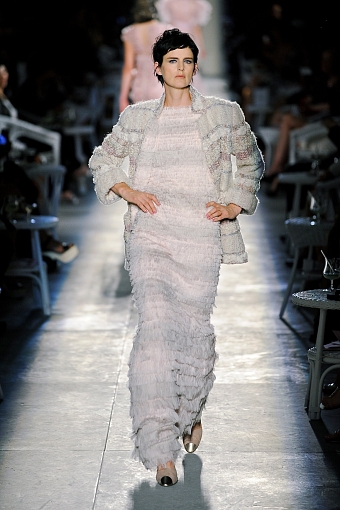 Стелла Теннант на показе Chanel Couture осень-зима 2012 фото № 19