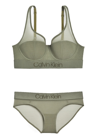 Комплект Calvin Klein Underwear, верх — 4 400 руб., низ — 2 700 руб. фото № 19