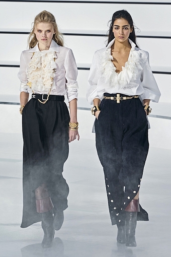 Романтика и верховая езда: чем вдохновлялась Виржини Виар при создании новой коллекции Chanel фото № 10