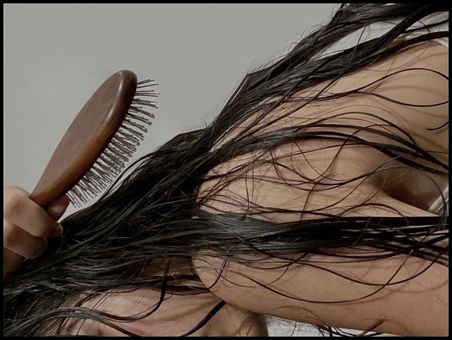 Наперекор холодам: как заботиться о волосах осенью, чтобы сохранить их здоровье, блеск и густоту фото № 8