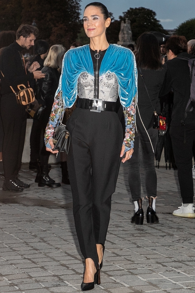 Дженнифер Коннелли на показе Louis Vuitton весна-лето 2020 в Париже, октябрь 2019 фото № 4