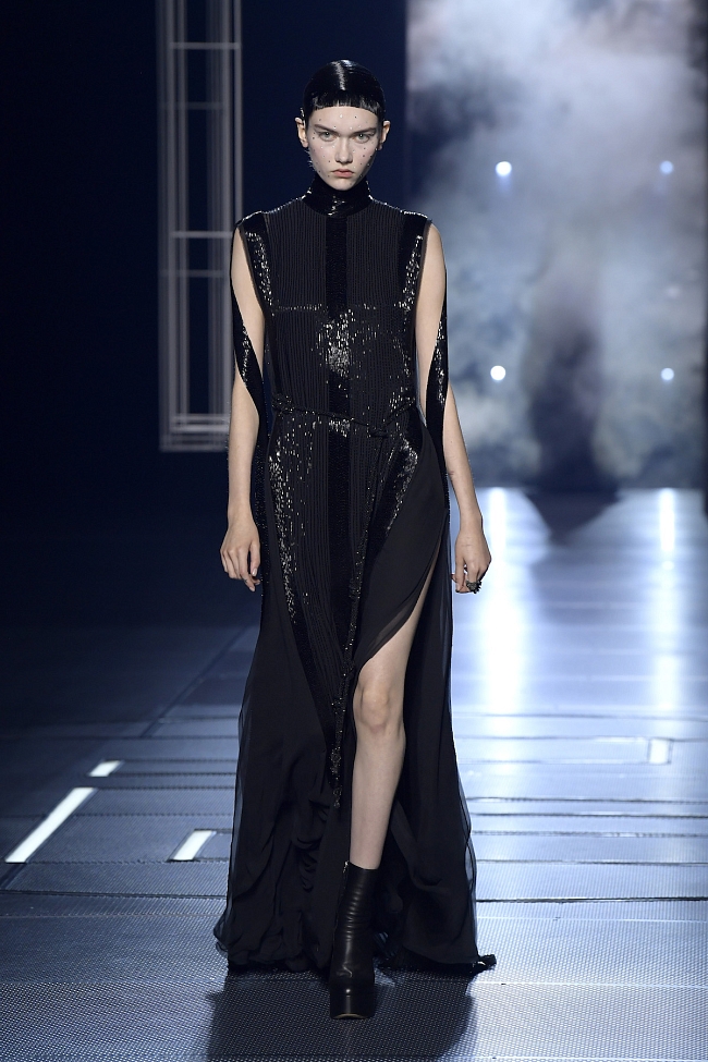 Fendi Haute Couture весна-лето 2022 фото № 1