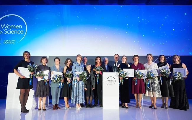 В Москве прошла церемония вручения стипендий L'ORÉAL-UNESCO «Для женщин в науке» фото № 1