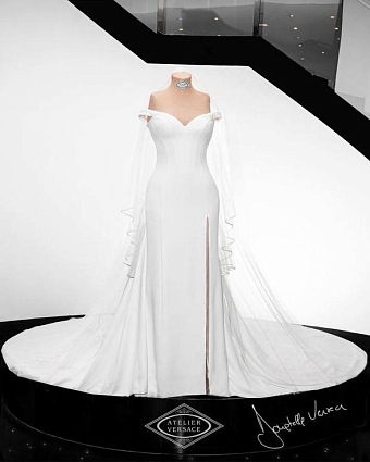 Свадебное платье Бритни Спирс. Фото: @donatella_versace фото № 4