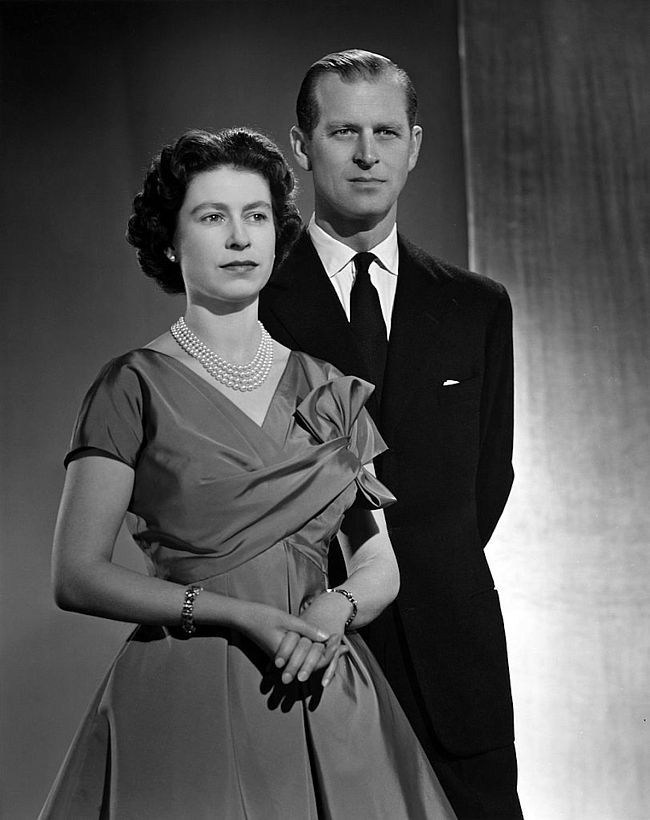 Королева Елизаавета II с супругом принцем Филиппом, 1958 год фото № 7