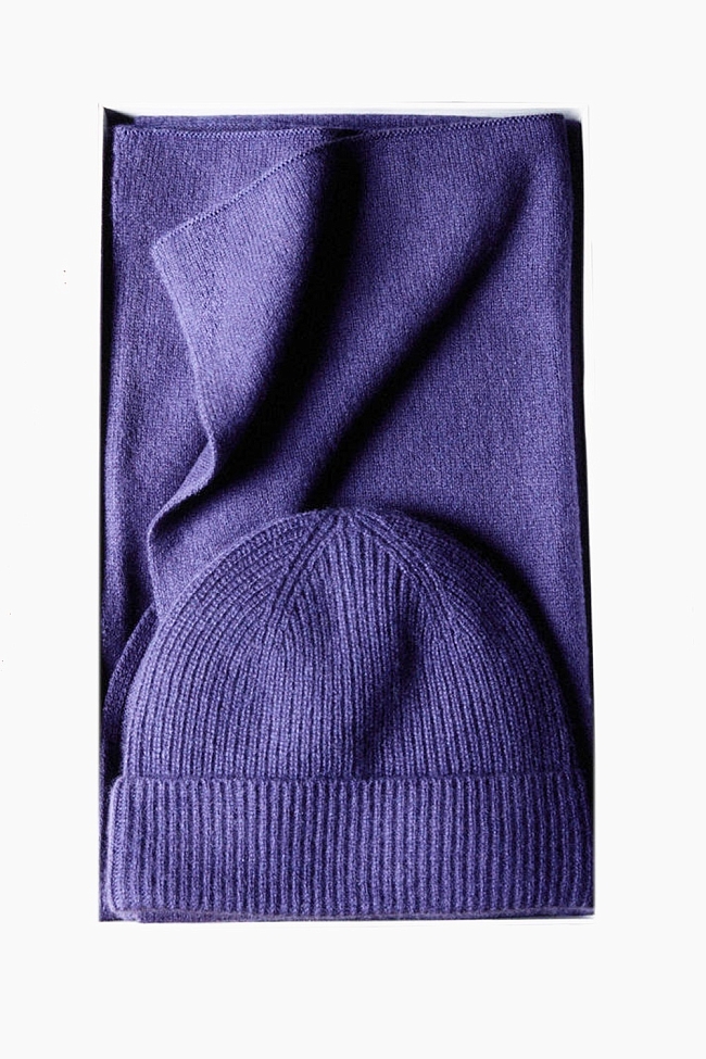 Подарочный набор из шапки и шарфа Cos, 10990 рублей, cosstores.com фото № 15