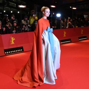 Сказочное платье Эль Фаннинг на открытии Берлинского фестиваля 2018