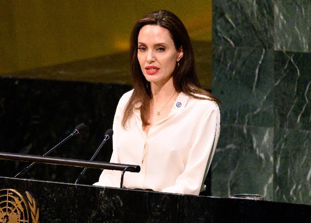 Сама элегантность: Анджелина Джоли выступила на заседании Генассамблеи ООН
