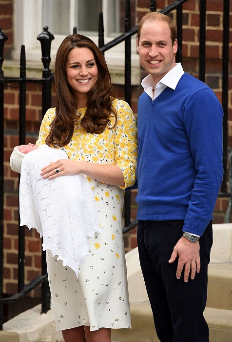 Принц Уильям и Кейт Миддлтон с дочерью, принцессой Шарлоттой фото № 5