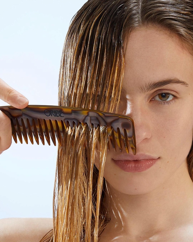 Лучшие шампуни для легкого расчесывания волос (фото: @oribe) фото № 1