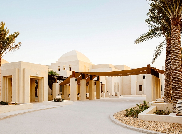 Интерьеры мира: курорт Al Wathba Desert Resort & Spa в бедуинском стиле