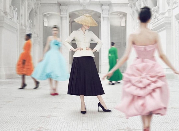 Alexander McQueen, Dior, Loewe и другие: как бренды не дают нам скучать на карантине