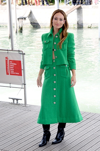Оливия Уайлд в Chanel Couture на 79-м Венецианского кинофестивале фото № 1