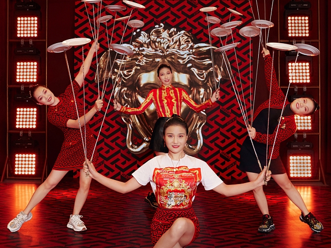 Versace Chinese New Year 2022 фото № 16