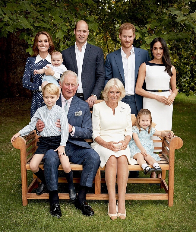 В полном составе: новые фото королевской семьи фото № 1