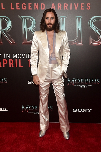 Джаред Лето в Gucci на фан-показе фильма «Морбиус» в Лос-Анджелесе, март 2022 года фото № 2