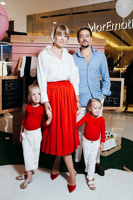 Юлия Акимова с семьей фото № 28