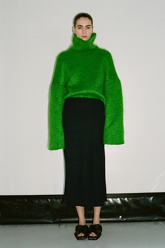 Зеленый свитер в коллекции Gauchere осень-зима 2021/22 фото № 3