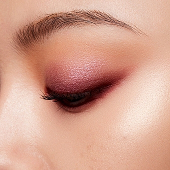 Пример макияжа при помощи палетки теней M.A.C Cosmetics Eyeshadow x9: Made My Fortune фото № 3