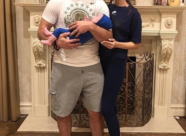 Анастасия Шубская и Александр Овечкин впервые показали сына