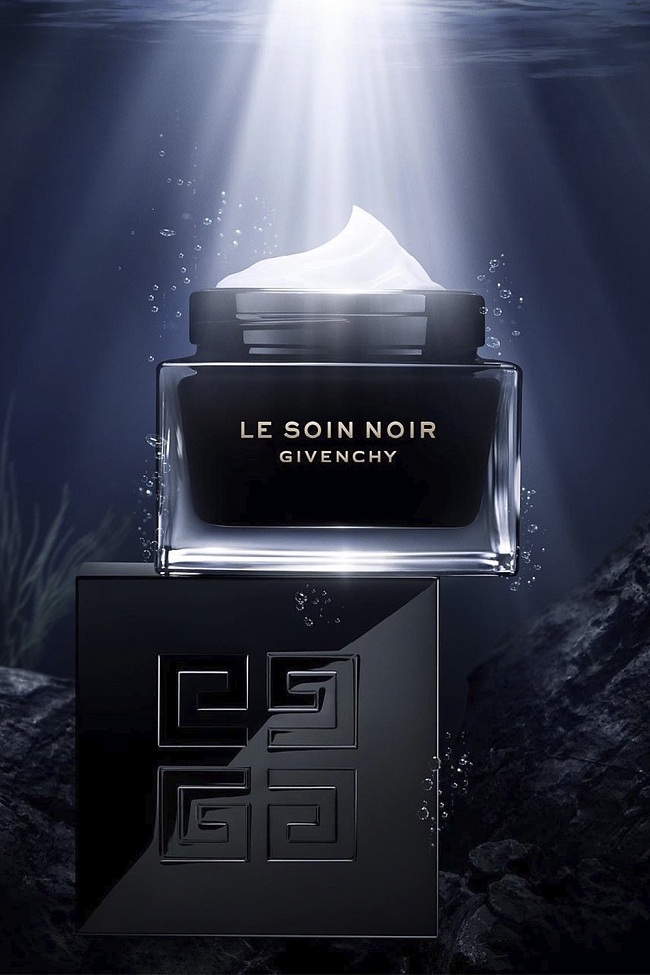 Дневной крем для лица Givenchy Le Soin Noir (фото: @givenchybeauty) фото № 2