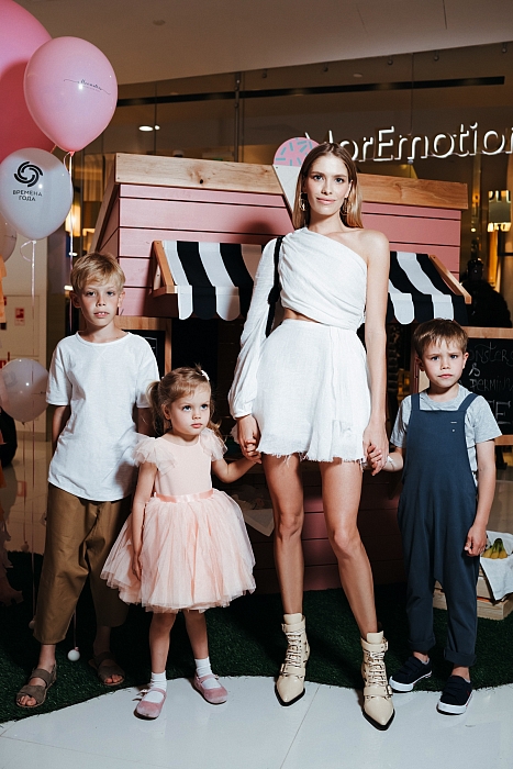 Елена Перминова с детьми Никитой, Ариной и Егором фото № 13