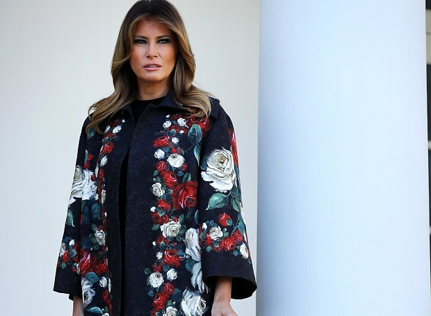 Что надеть сегодня: пальто с цветочным принтом, как у Мелании Трамп