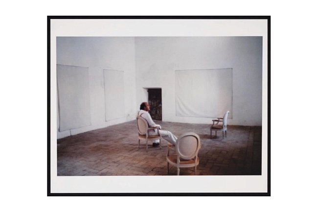 Deborah Turbeville; 'Untitled (Cy Twombly facing right in his studio), 1982 фото № 5