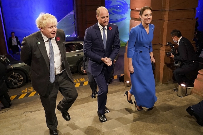 Премьер-министр  Британии Борис Джонсон, принц Уильям и Кейт Миддлтон фото № 1