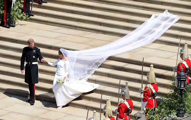 Что Меган Маркл будет делать со своим свадебным платьем? фото № 2