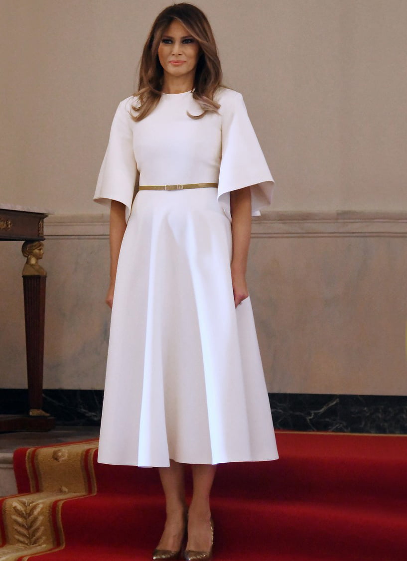 Мелания трамп в белом платье