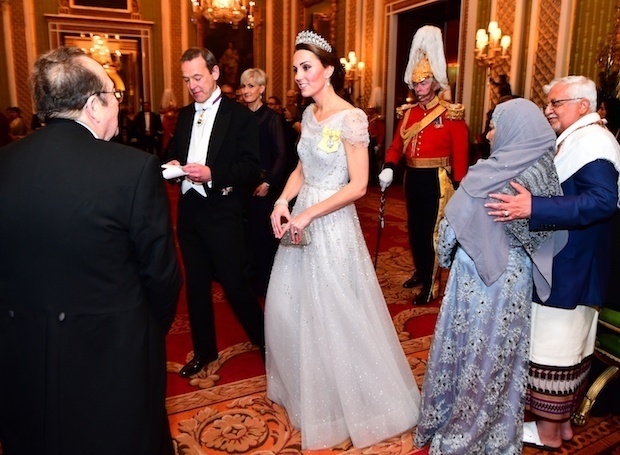 Просто принцесса: роскошная Кейт Миддлтон на приеме в Букингемском дворце