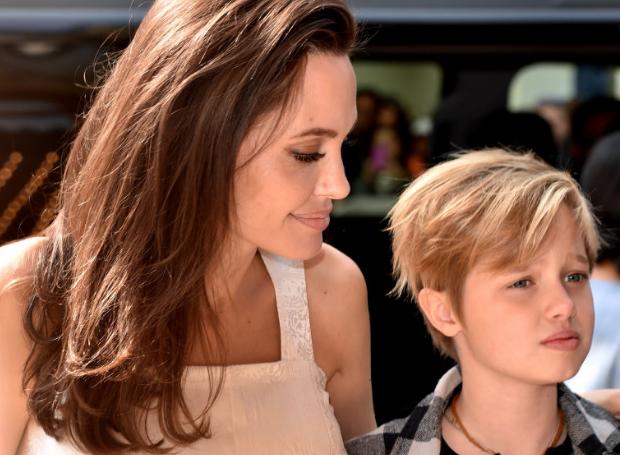 Анджелина Джоли запретила дочери видеться с Брэдом Питтом