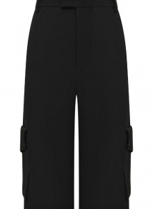 Черные свободные шорты длиной до колена с крупными накладными карманами  фото № 1