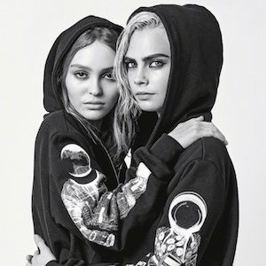 Просто космос: Кара Делевинь и Лили-Роуз Депп для Chanel 