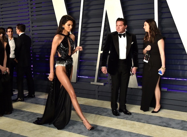 Hot or Not: три самых «голых» платья на вечеринке Vanity Fair после «Оскара»