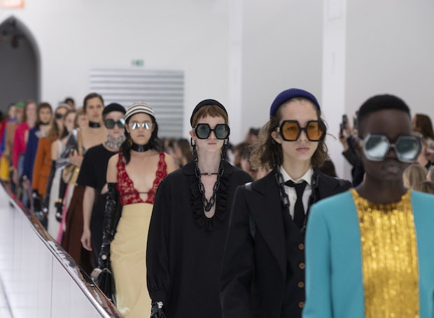  Смирительные рубашки, новая сексуальность и борьба за экологию на показе Gucci в Милане