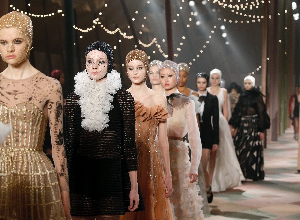 Модный цирк на показе Dior Haute Couture SS 2019