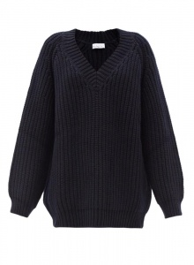 Черный свитер в стиле oversize с V-образным вырезом фото № 16