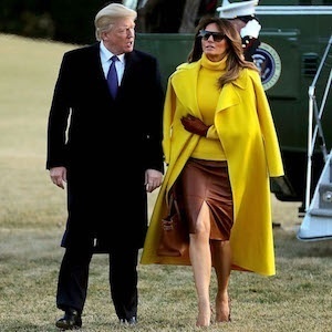 Мелания Трамп в солнечном пальто Ralph Lauren в Огайо