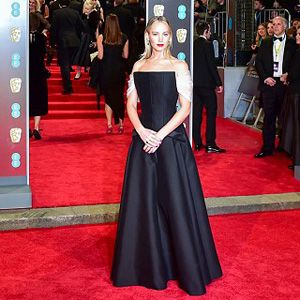 Снова только черное: звездные платья с церемонии BAFTA 2018