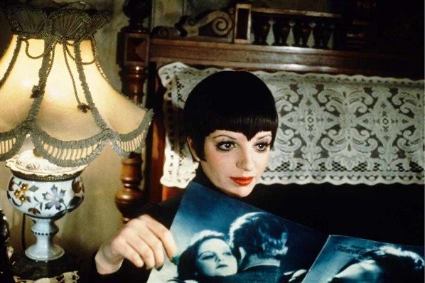 Культурный крой: коллекции осень-зима 26' с отсылками к искусству, кино и музыке фото № 7