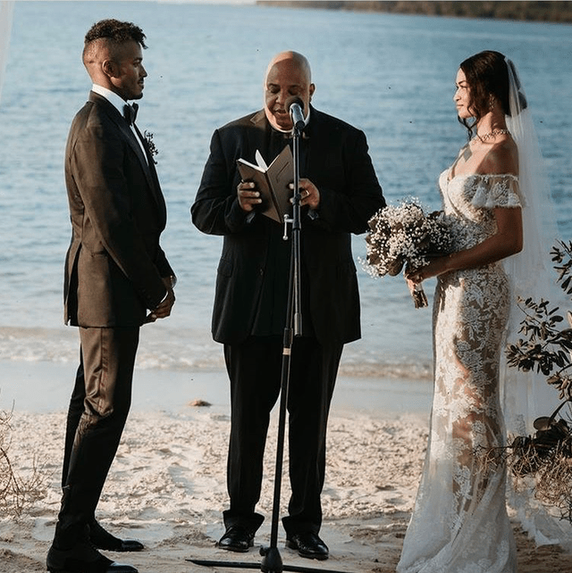 Свадьба топ-модели Шанины Шейк на Багамах: платье, туфли и украшения невесты фото № 10