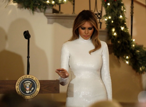 Роскошная Мелания Трамп на рождественском балу в Белом доме