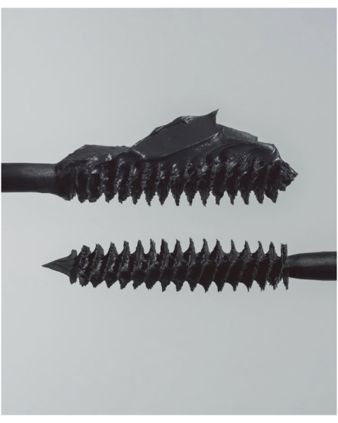 Макияж. Тушь для ресниц с удлиняющим эффектом 