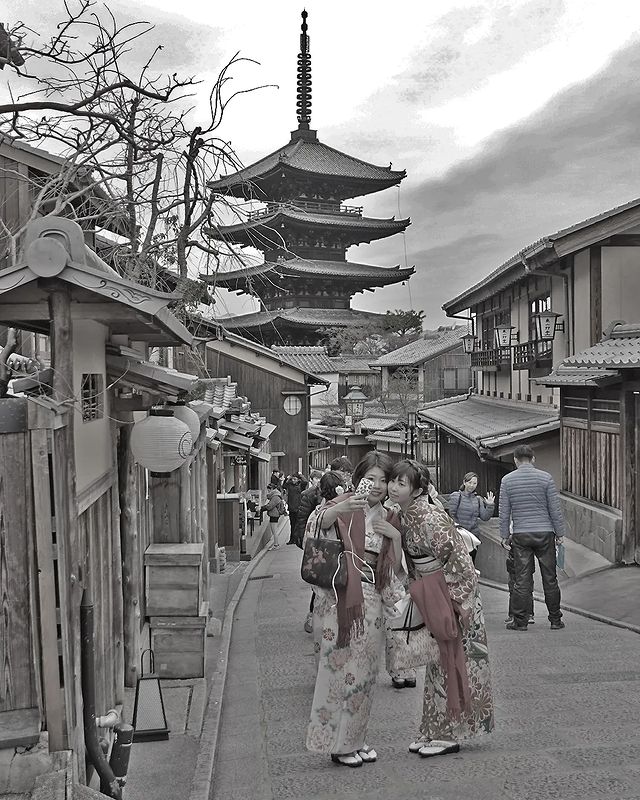 Кто такие гейши и чем они известны в японской культуре? Фото: @street.snap24 фото № 2