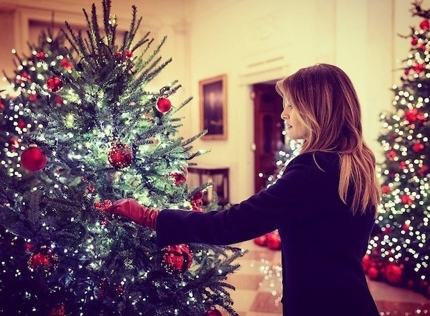 Просто сказка: Мелания Трамп показала, как украсила Белый дом к Рождеству