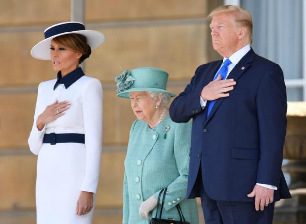 Королева Елизавета II встретила Дональда и Меланию Трамп в Букингемском дворце