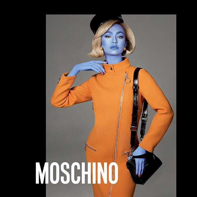 Кайя Гербер и Джиджи Хадид в рекламной кампании Moschino фото фото № 1